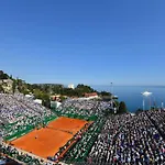 Modern 1 Bedroom 50m From Monaco *