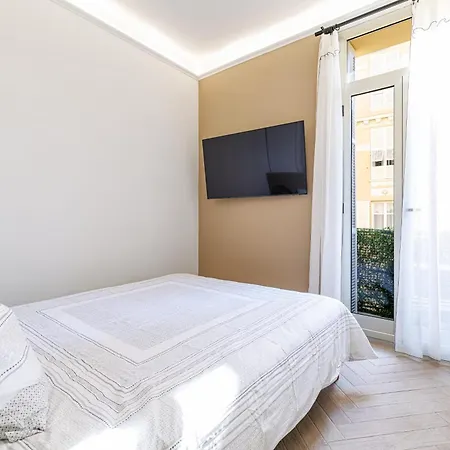 Beautiful 1 Bedroom 50M From Monaco 아파트 보솔레이