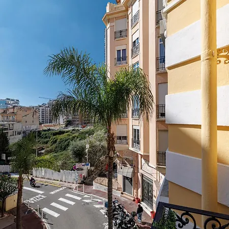 Beautiful 1 Bedroom 50M From Monaco 아파트