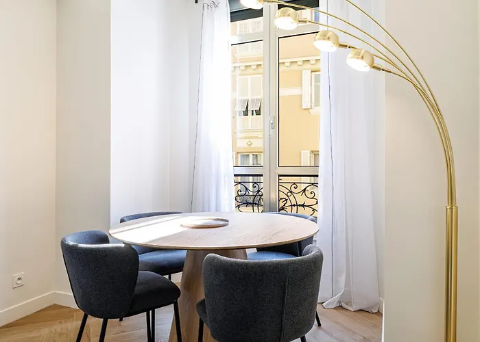 Appartement 50m De Monaco Centre - Magnifique 2p *